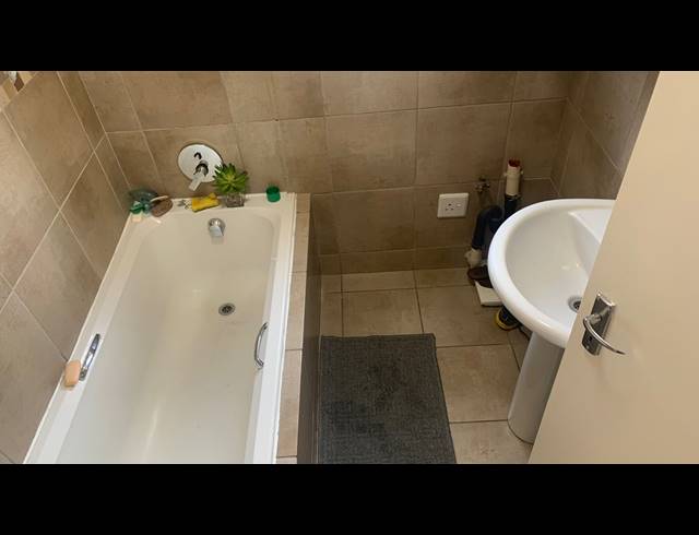 3 BEDROOM HOUSE FOR SALE IN KOSMOSDAL